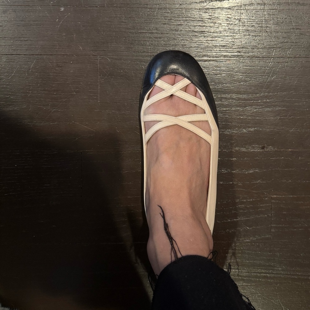 CHANEL flats, pale pink with black toes. Cut low. Very soft. Great condition - Picture 4 of 4